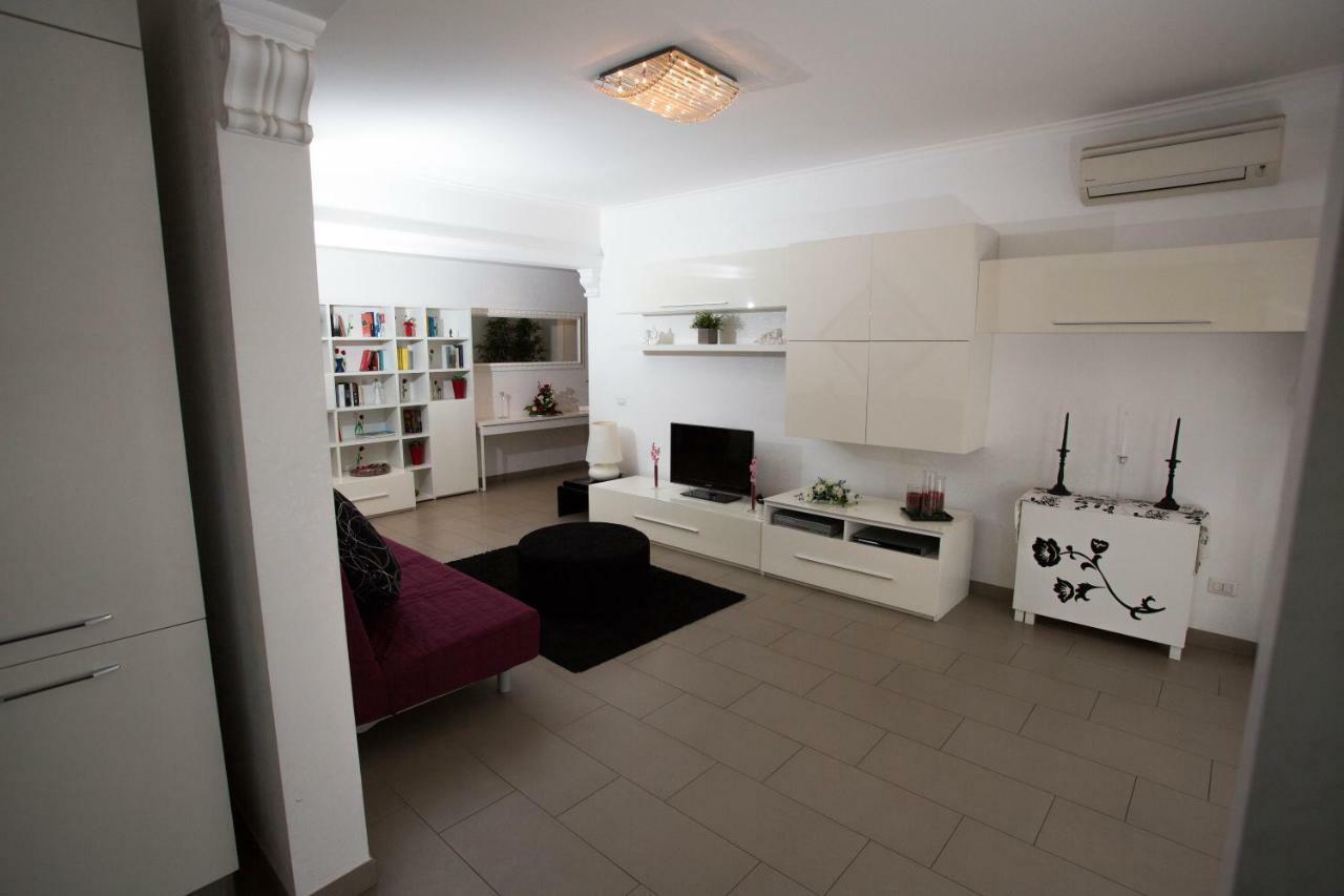 Appia Tourist Apartment Рим Екстериор снимка